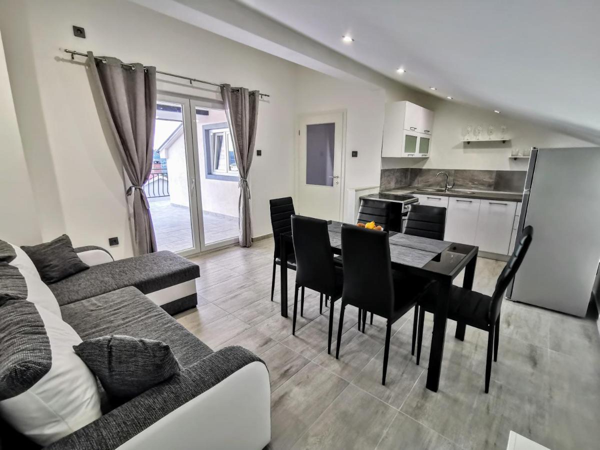 Apartman Krnić Szybenik Zewnętrze zdjęcie